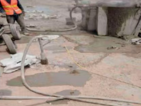 香河水泥混凝土路面板底注浆技术 路面脱空注浆整治方案